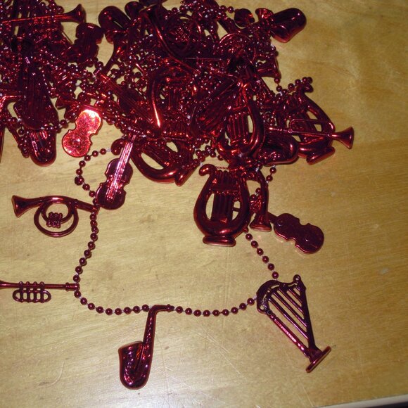 9 String Lot Vintage Metallic Red Plastic Beaded Christmas Garland Bells Musical - Picture 2 of 6